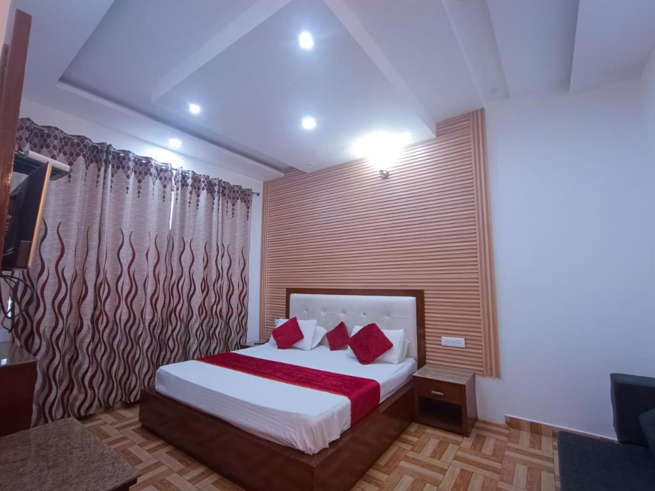 Hotel Snow Ark Inn, Dalhousie Kültér fotó